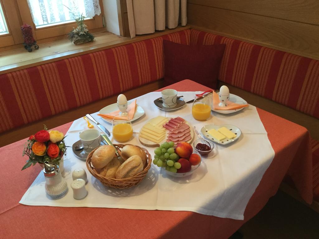 エールヴァルト Haus Karl'S Ruh Bed & Breakfast エクステリア 写真