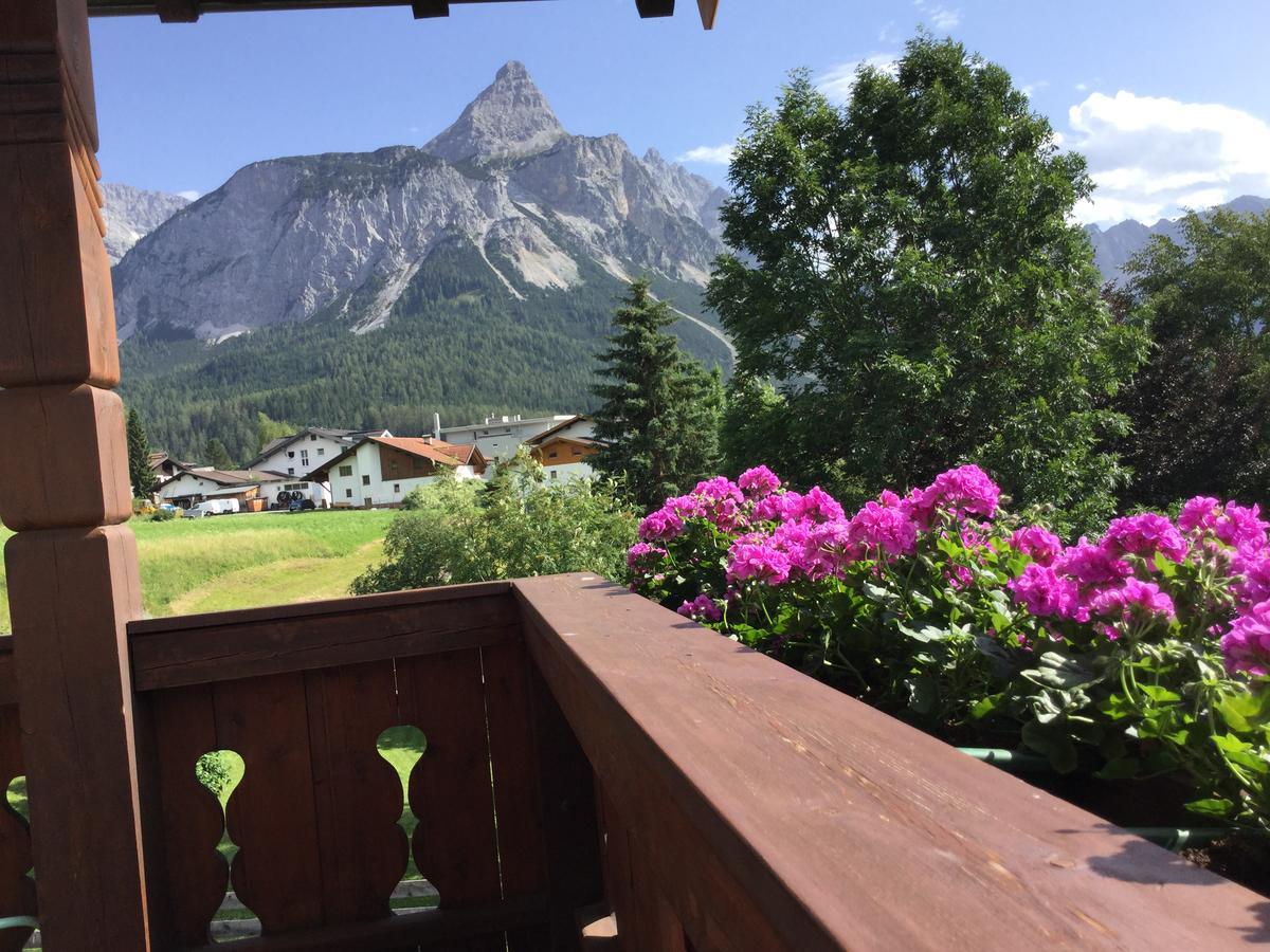 エールヴァルト Haus Karl'S Ruh Bed & Breakfast エクステリア 写真